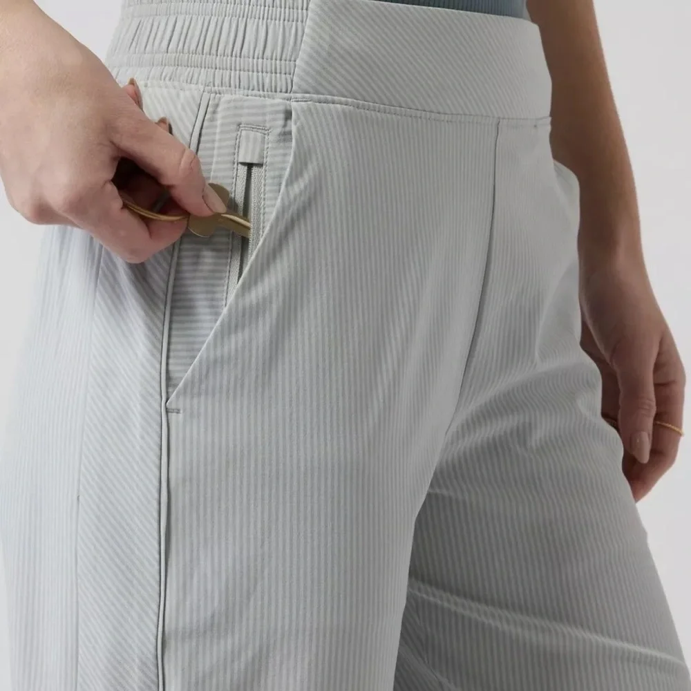 Athleta Brooklyn‎ Textured Jogger Pants City Stripe Coast Pale Sage Green Sz 8